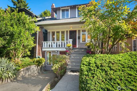 Photo of 3418 Densmore Avenue N, Seattle, WA 98103 (MLS # 2435086) Photo of 3418 Densmore Avenue N, Seattle, WA 98103 (MLS # 2435086)
