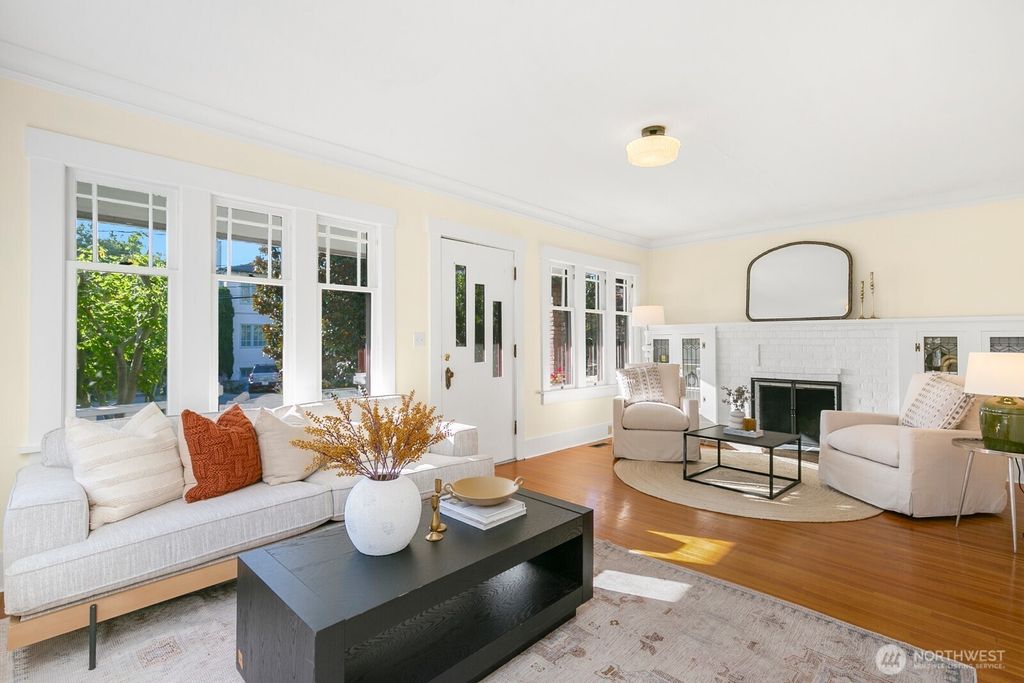 Photo of 3418 Densmore Avenue N, Seattle, WA 98103 (MLS # 2435086)