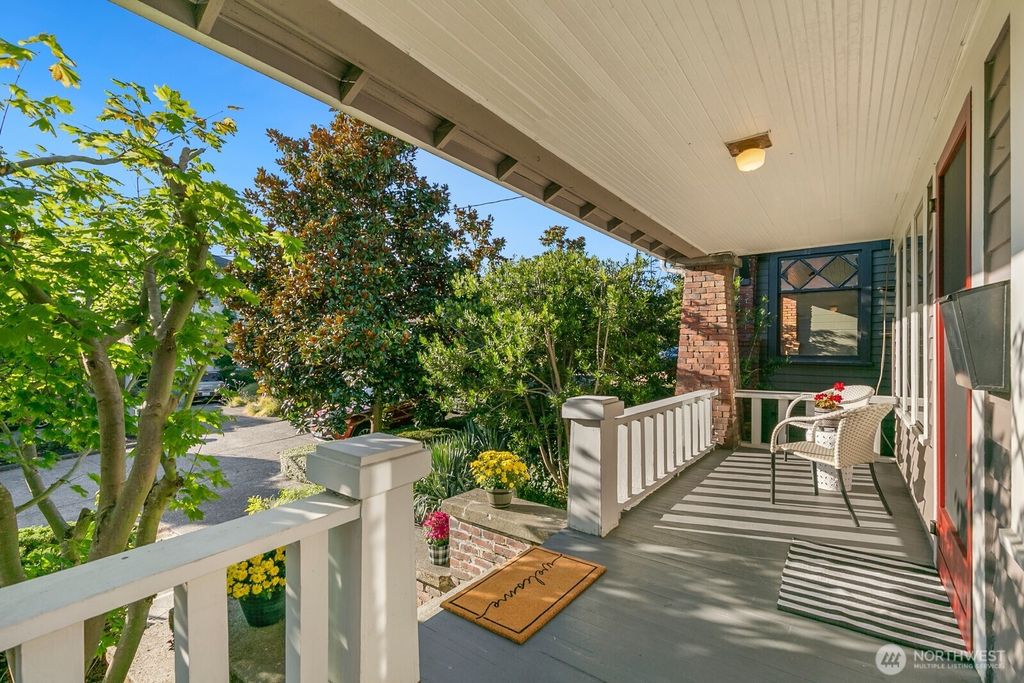 Photo of 3418 Densmore Avenue N, Seattle, WA 98103 (MLS # 2435086)