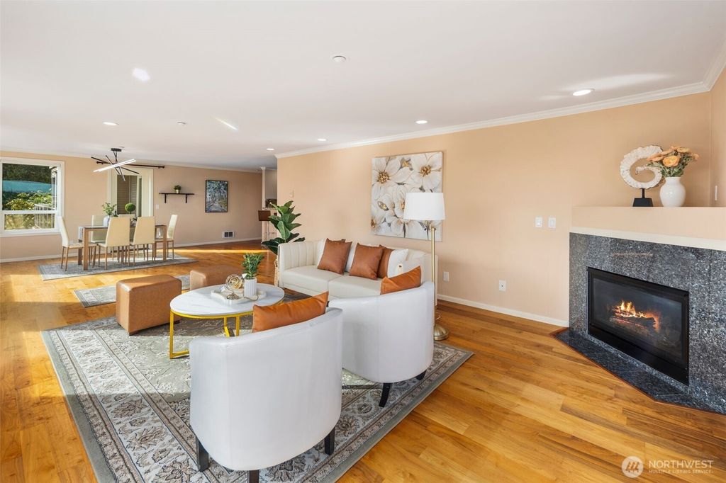 Photo of 559 McGraw Street #402, Seattle, WA 98109 (MLS # 2441149)