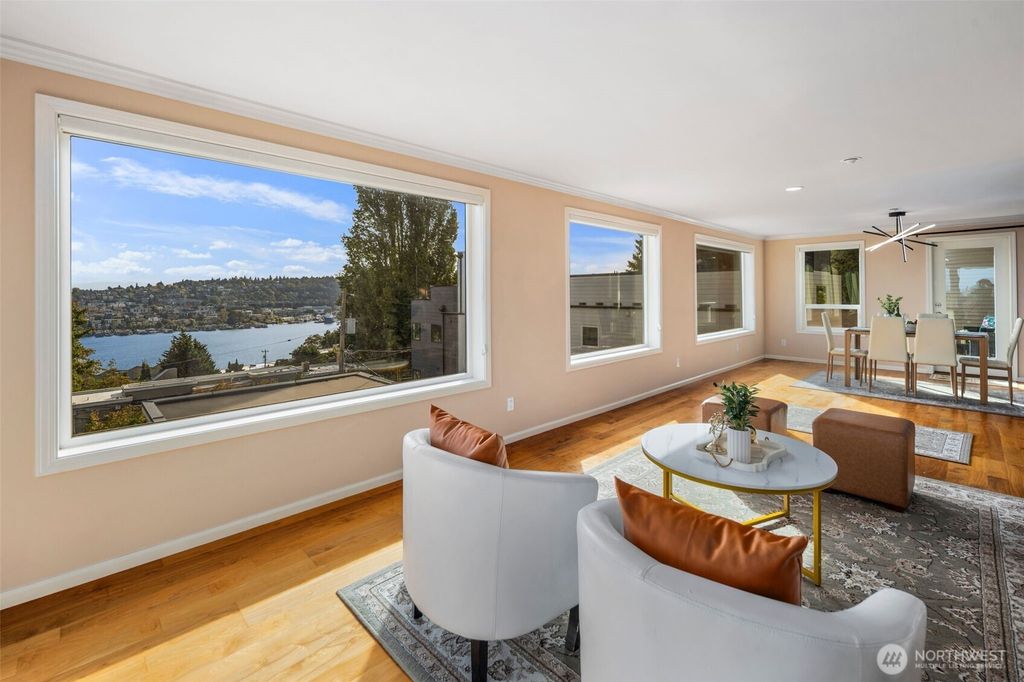 Photo of 559 McGraw Street #402, Seattle, WA 98109 (MLS # 2441149)
