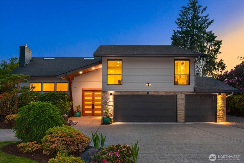 Photo of 12 Columbia Key, Bellevue, WA 98006 (MLS # 2382003)