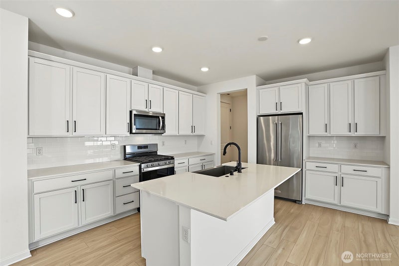 4687 Hibiscus Circle SW