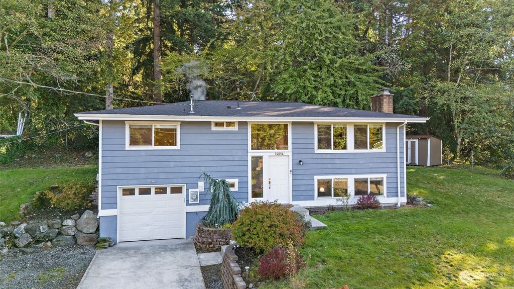 Photo of 30856 10th Avenue SW, Federal Way, WA 98023 (MLS # 2176722)