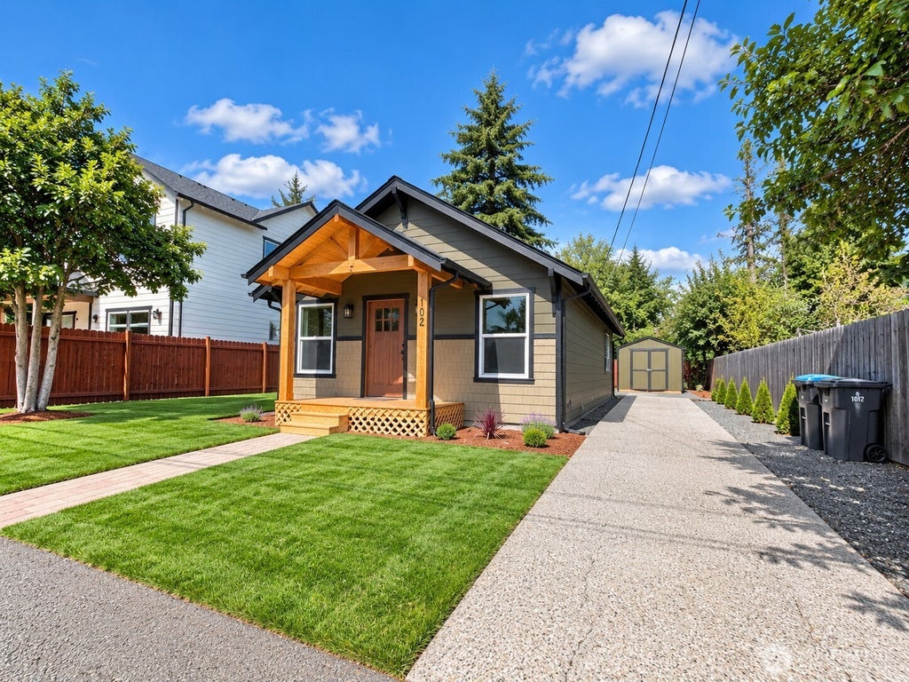 Photo of 1012 Dearborn Avenue, Shelton, WA 98584 (MLS # 2578937)