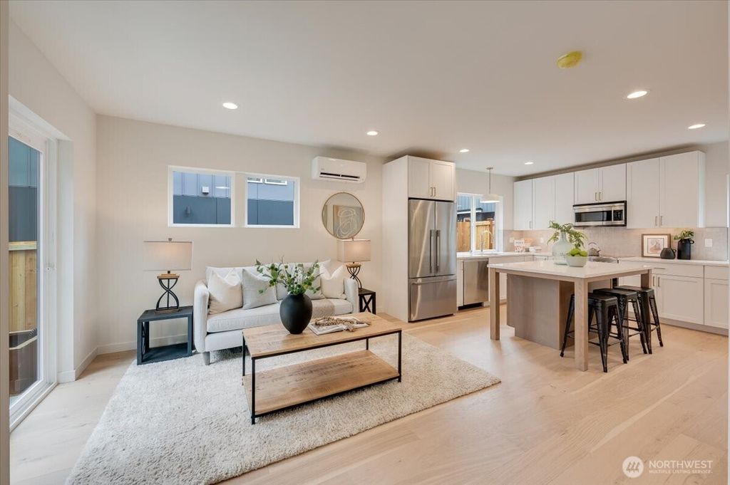 Photo of 13542 39th Avenue NE #C, Seattle, WA 98125 (MLS # 2359950)