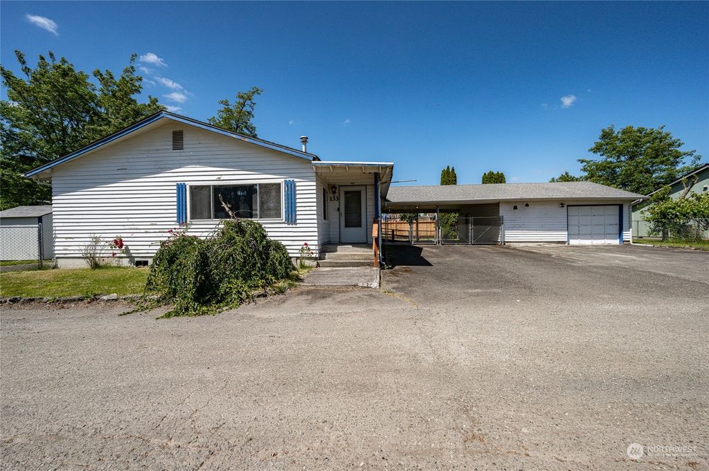 Photo of 133 Valentine Ct Ct, Pacific, WA 98047 (MLS # 2250691)