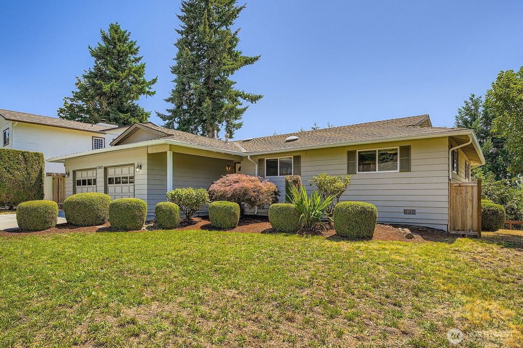 Photo of 13601 SE 141st Street, Renton, WA 98059 (MLS # 2405217)