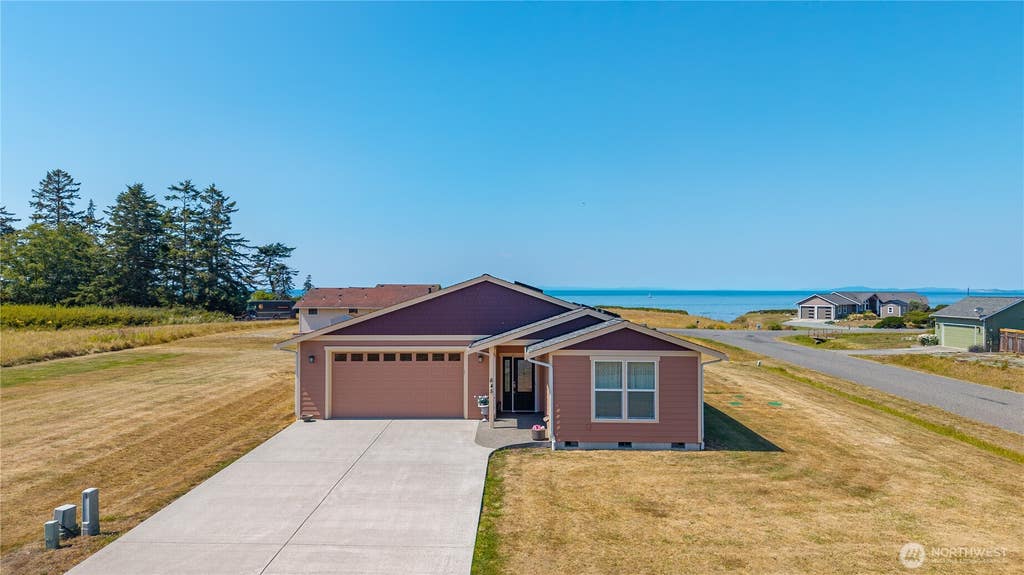 Photo of 645 Monterey Avenue, Coupeville, WA 98239 (MLS # 2564824)