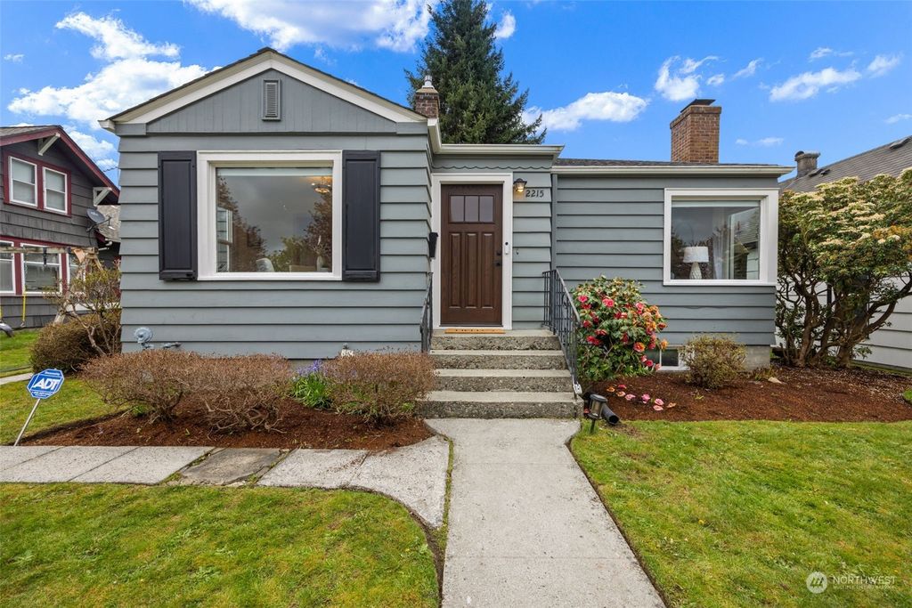 Photo of 2215 Virginia Avenue, Everett, WA 98201 (MLS # 2220537)