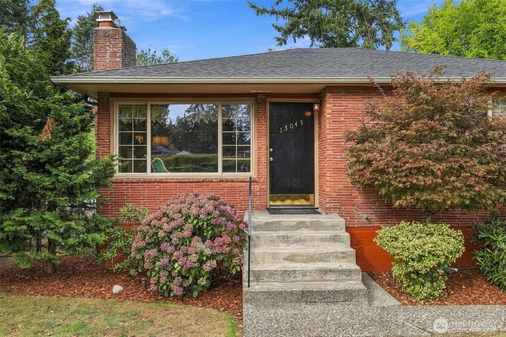 Photo of 13045 Corliss Avenue N, Seattle, WA 98133 (MLS # 2568727)