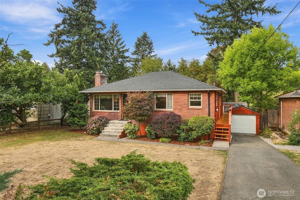 Photo of 13045 Corliss Avenue N, Seattle, WA 98133 (MLS # 2568727)