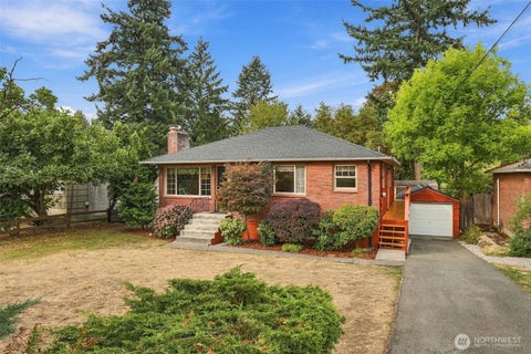 Photo of 13045 Corliss Avenue N, Seattle, WA 98133 (MLS # 2568727)
