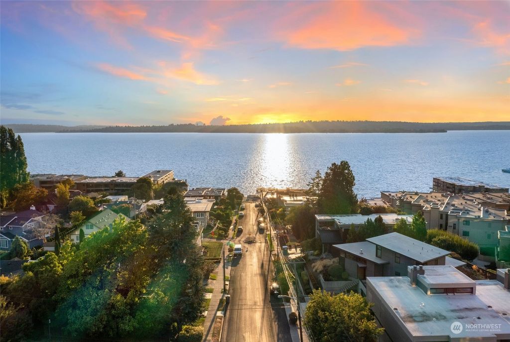 Photo of 611 State Street #6, Kirkland, WA 98033 (MLS # 2159488)
