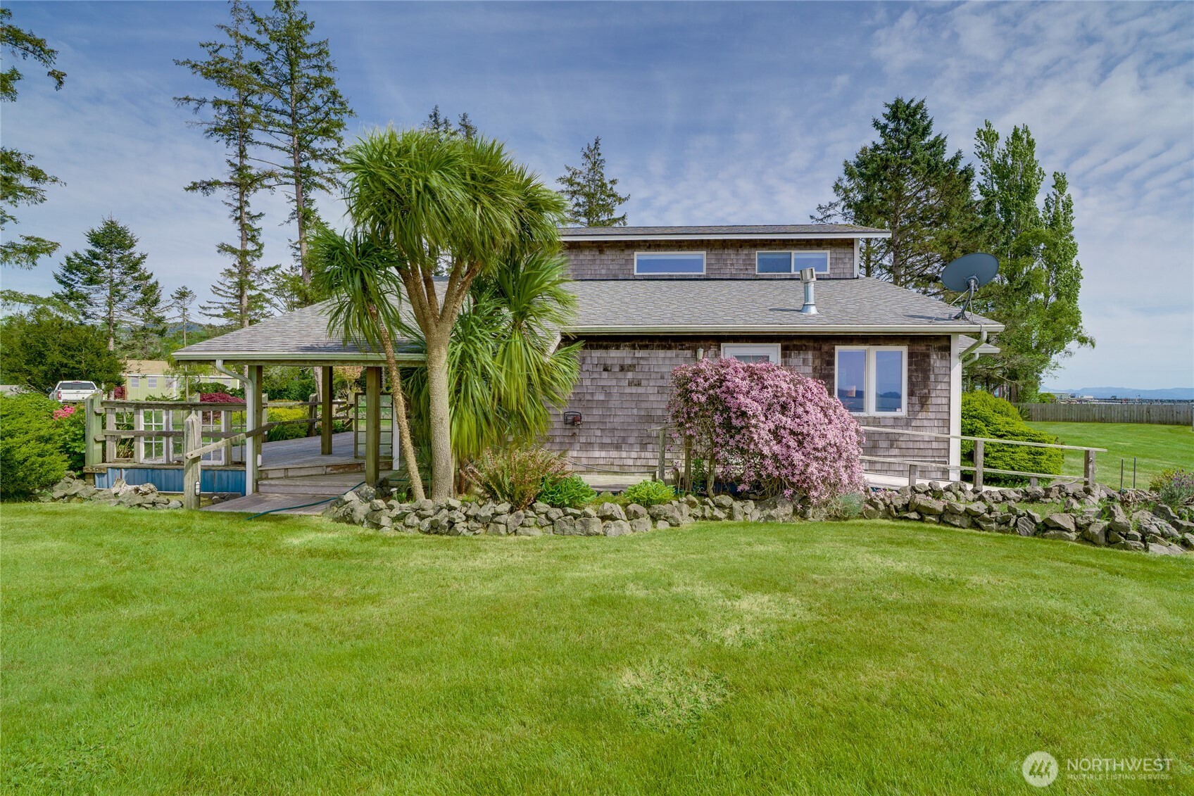 830 Riverview LN