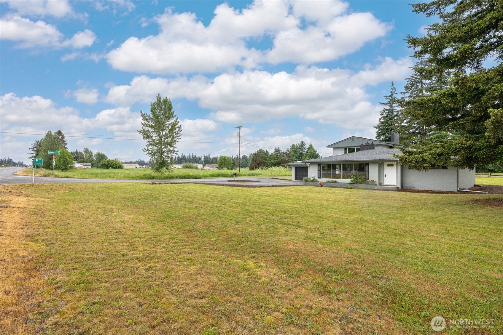 108 W Bartlett Road