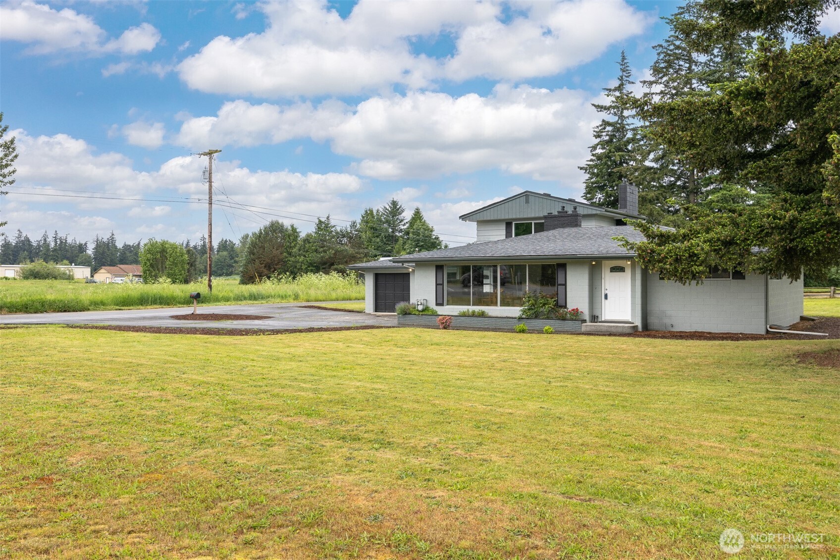 108 W Bartlett Road