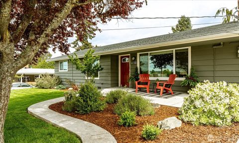Photo of 639 NE Otis Street, Coupeville, WA 98239 (MLS # 2525748)