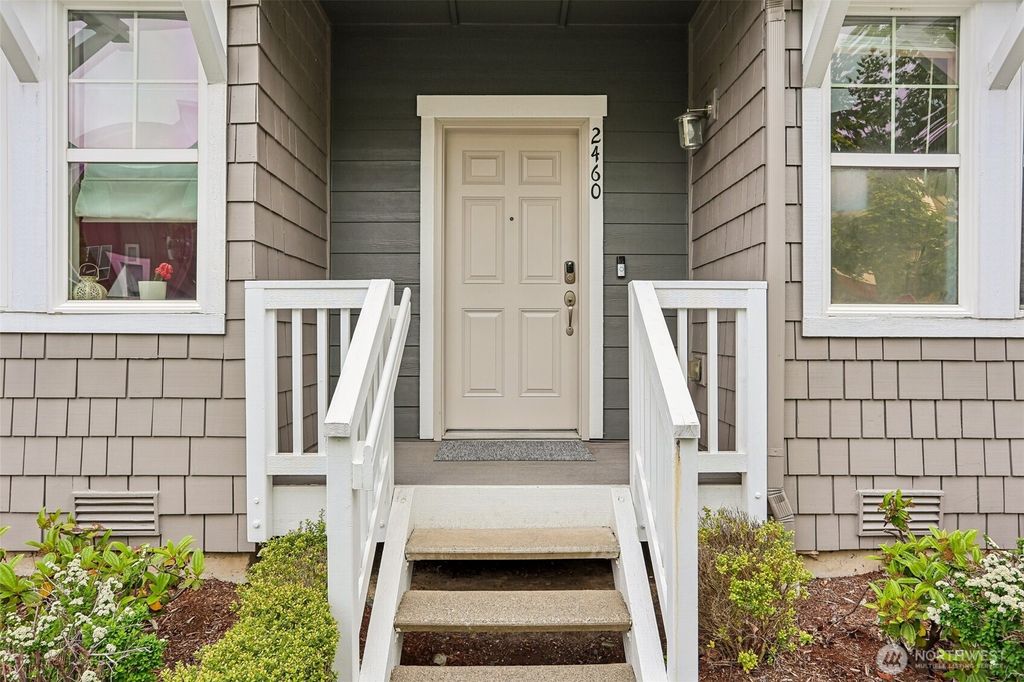 Photo of 2460 NE Park Drive, Issaquah, WA 98028 (MLS # 2522738)