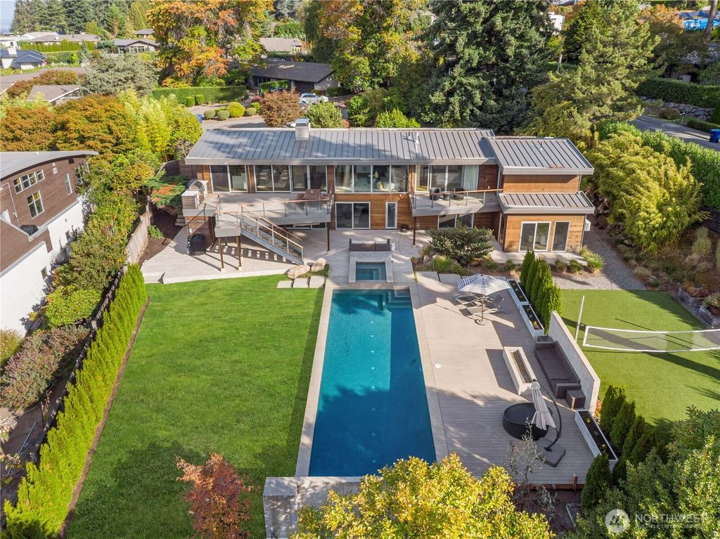 Photo of 9135 NE 19th St St, Clyde Hill, WA 98004 (MLS # 2478073)