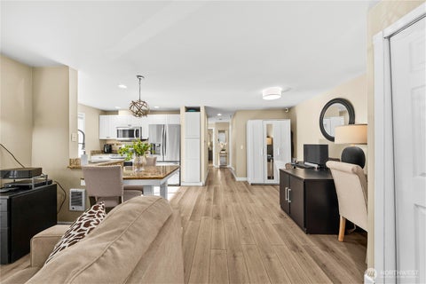 Photo of 6825 SE Cougar Mountain Way, Bellevue, WA 98006 (MLS # 2528150)