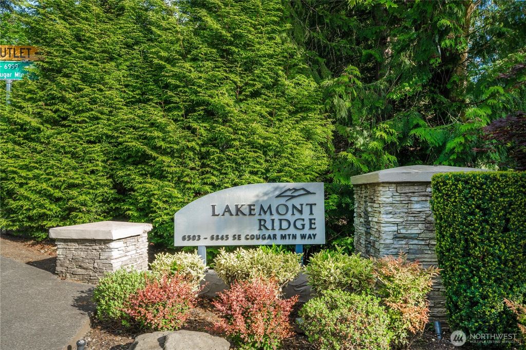 Photo of 6825 SE Cougar Mountain Way, Bellevue, WA 98006 (MLS # 2528150)