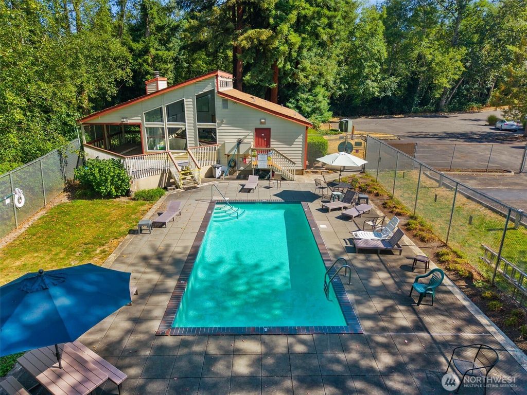 Photo of 2511 S 248th St St #B12, Kent, WA 98032 (MLS # 2420432)