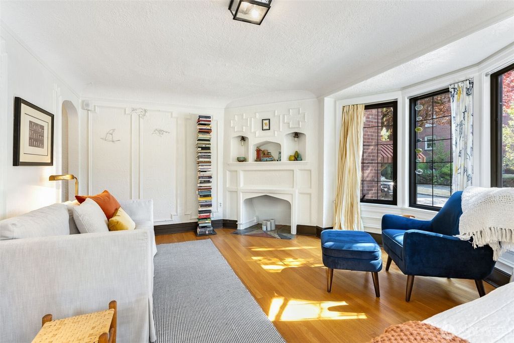 Photo of 1101 17th Avenue #201, Seattle, WA 98122 (MLS # 2490117)