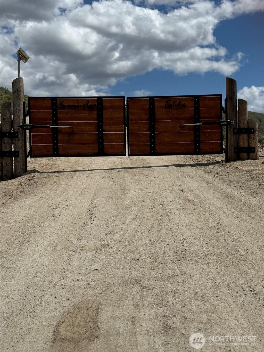 Photo of 3 Ruttin Ridge Road, Methow, WA 98834 (MLS # 2505387)