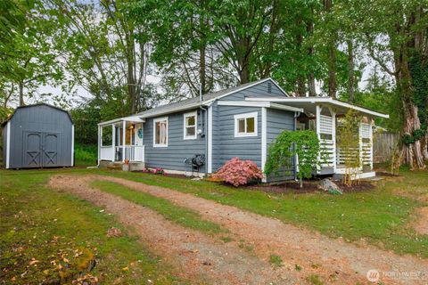 Photo of 15504 25th Avenue NE, Shoreline, WA 98155 (MLS # 2523544)