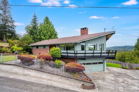 Photo of 928 Shamrock Drive, Aberdeen, WA 98520 (MLS # 2465554)