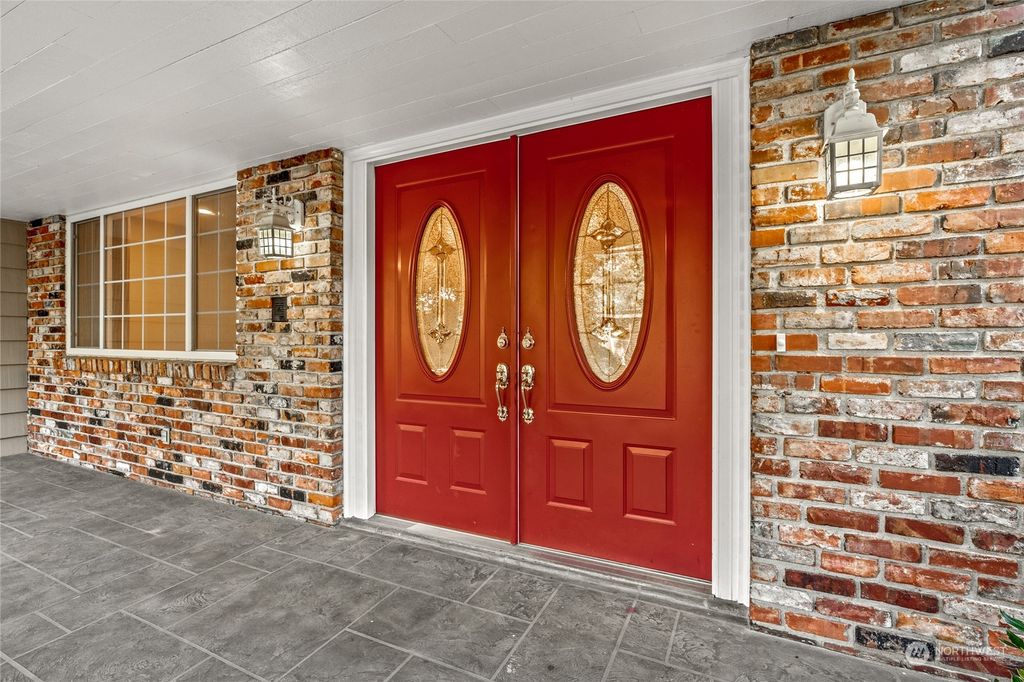 Photo of 6023 121st Avenue SE, Bellevue, WA 98006 (MLS # 2138496)