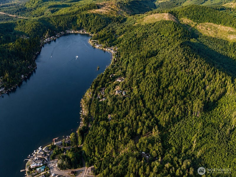 1102 NW Summit Lake Shore Rd