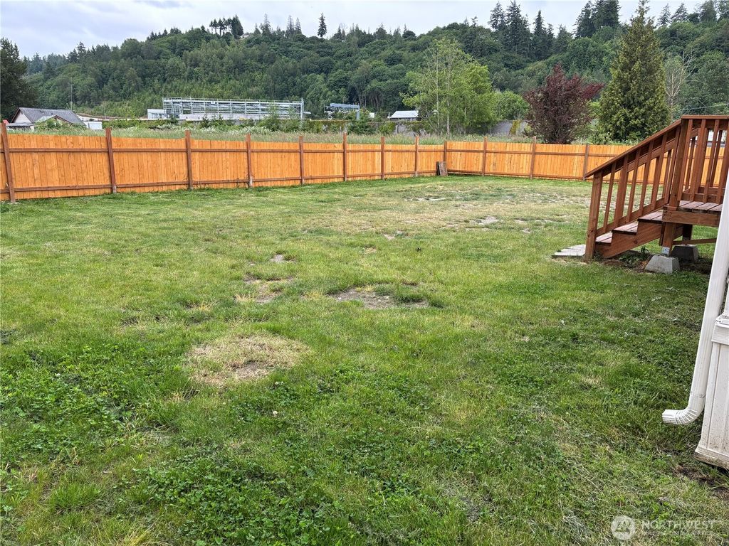 Photo of 38 11th Avenue N, Algona, WA 98001 (MLS # 2384464)
