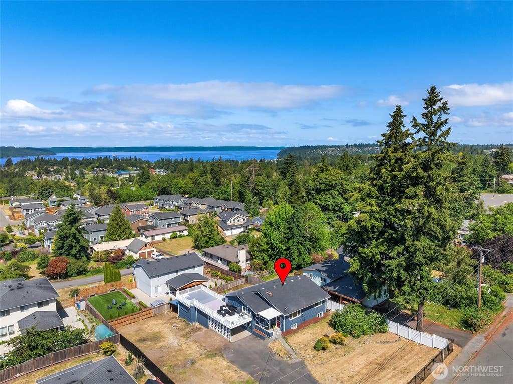 Photo of 24029 24th Avenue S, Des Moines, WA 98198 (MLS # 2542088)