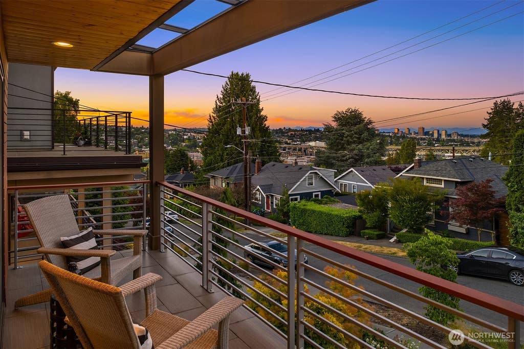 Photo of 2619 Warren Avenue N, Seattle, WA 98109 (MLS # 2541860)