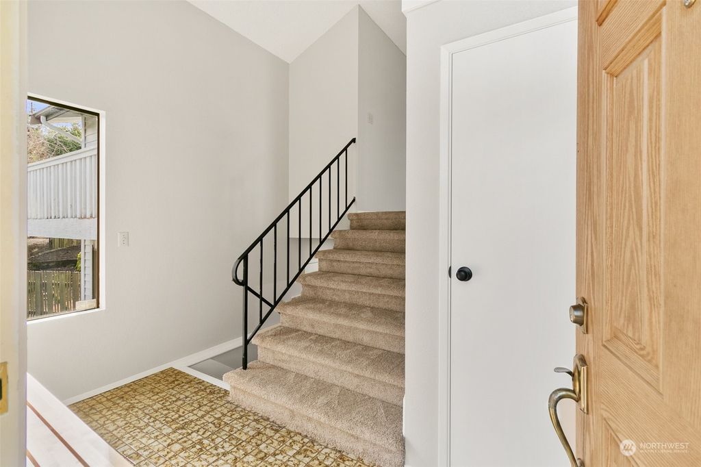 Photo of 28711 11th Avenue S, Federal Way, WA 98003 (MLS # 2043989)