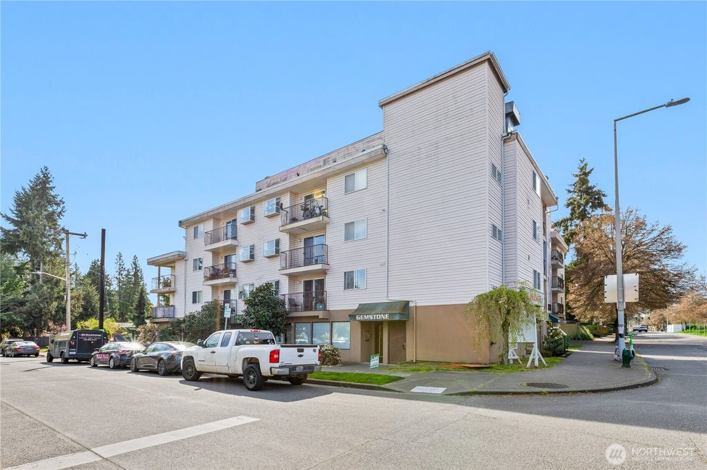 Photo of 12056 15th Avenue NE #404, Seattle, WA 98125 (MLS # 2511893)