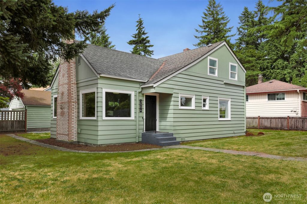 Photo of 3006 NE 133rd Street, Seattle, WA 98125 (MLS # 2549073)