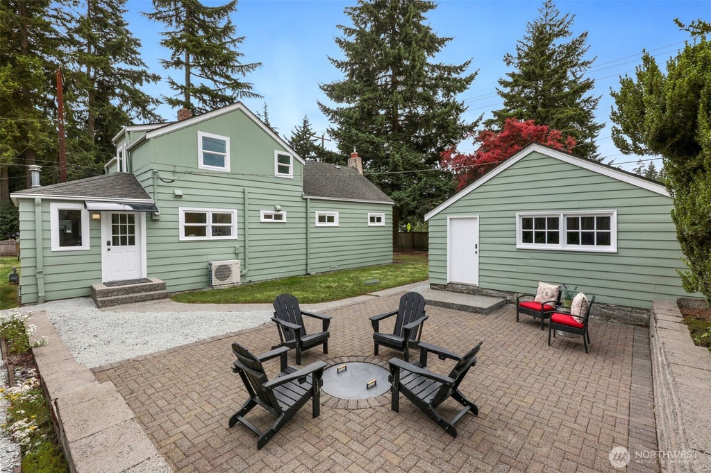 Photo of 3006 NE 133rd Street, Seattle, WA 98125 (MLS # 2549073)