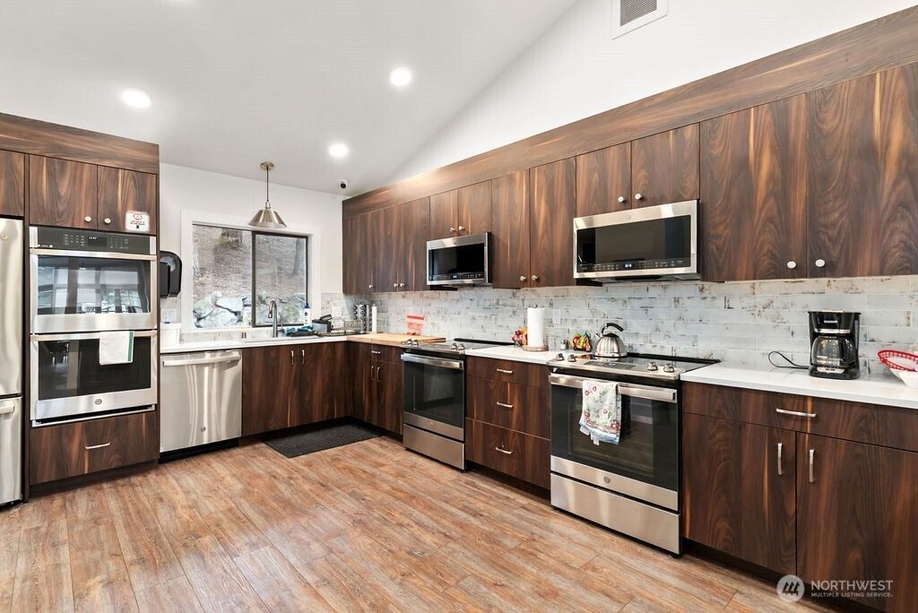 listing image 9365039434540265240