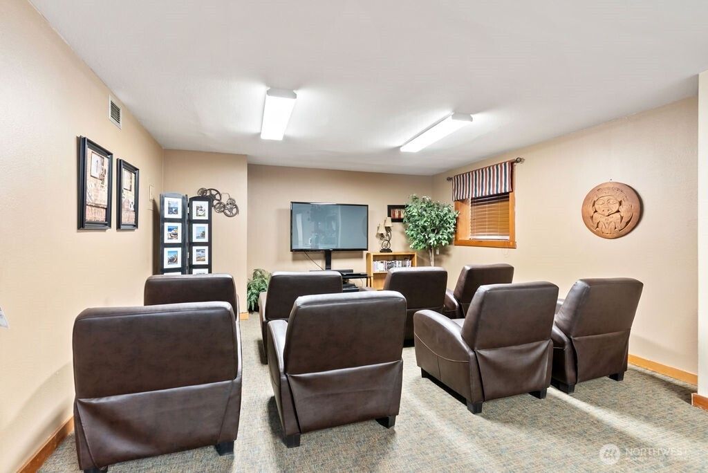 listing image 9360320723047999918