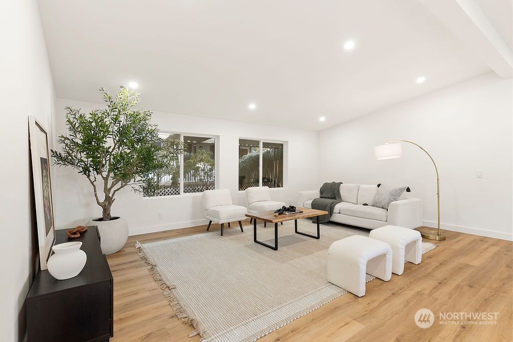 listing image 9363640572086276458