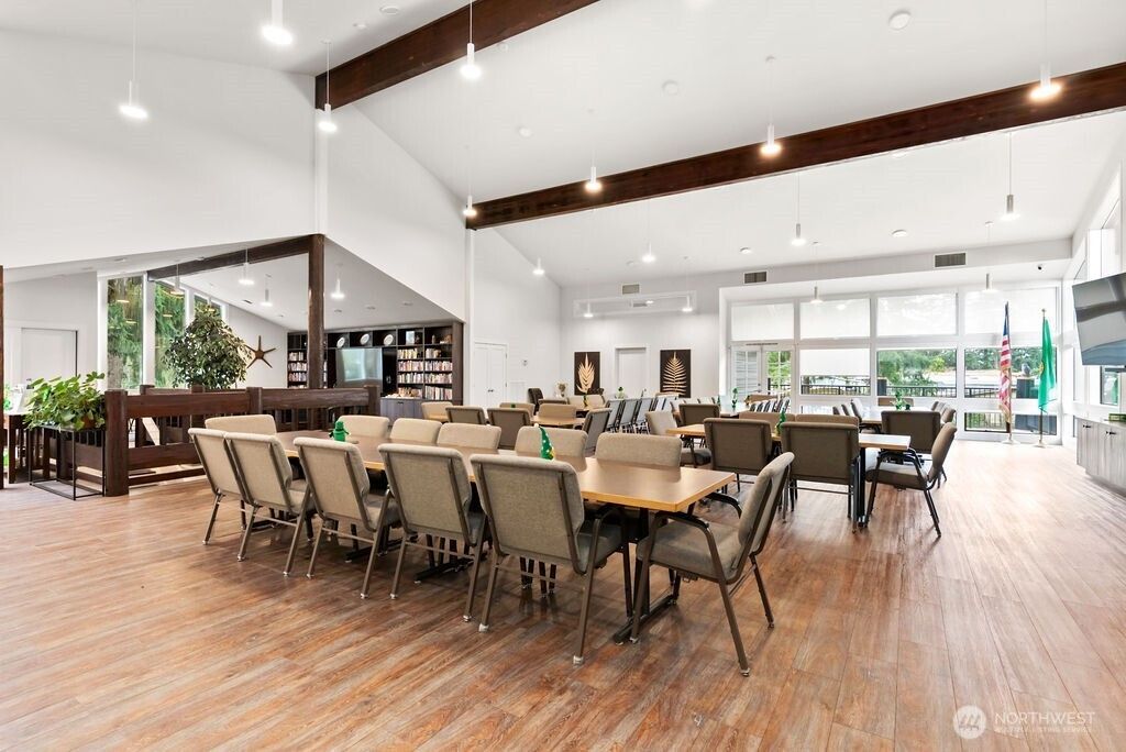 listing image 9365521093004110848