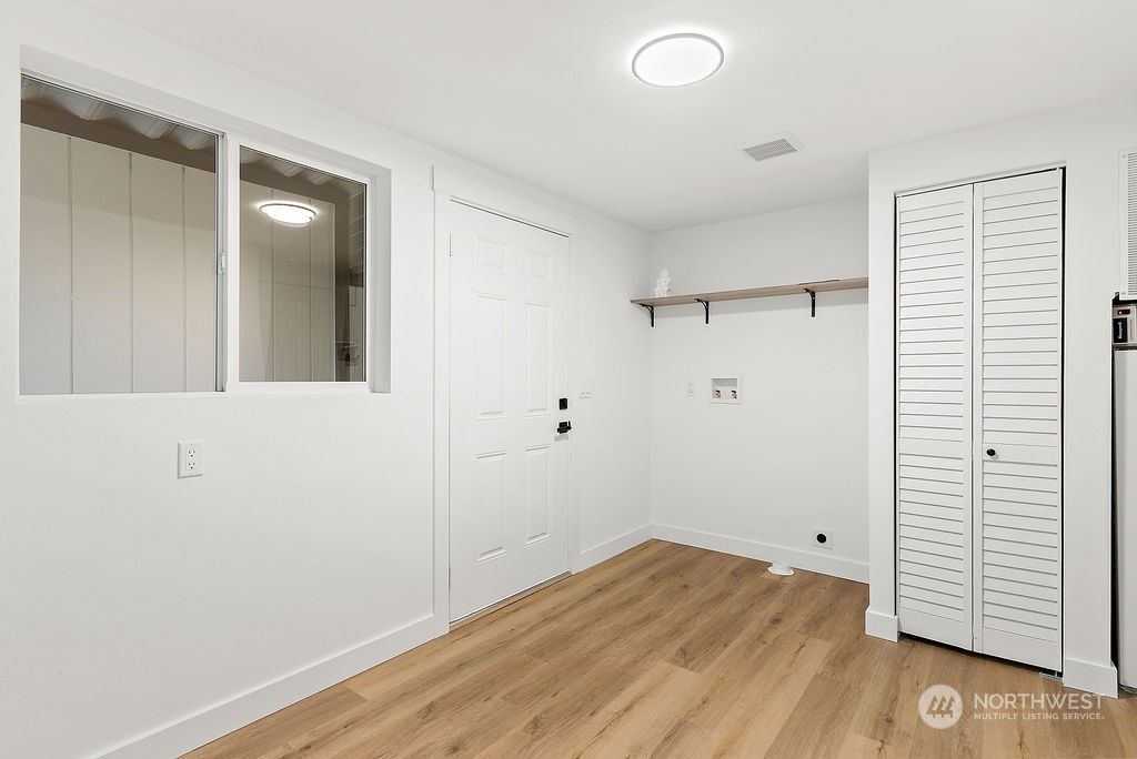 listing image 9369893843204504835