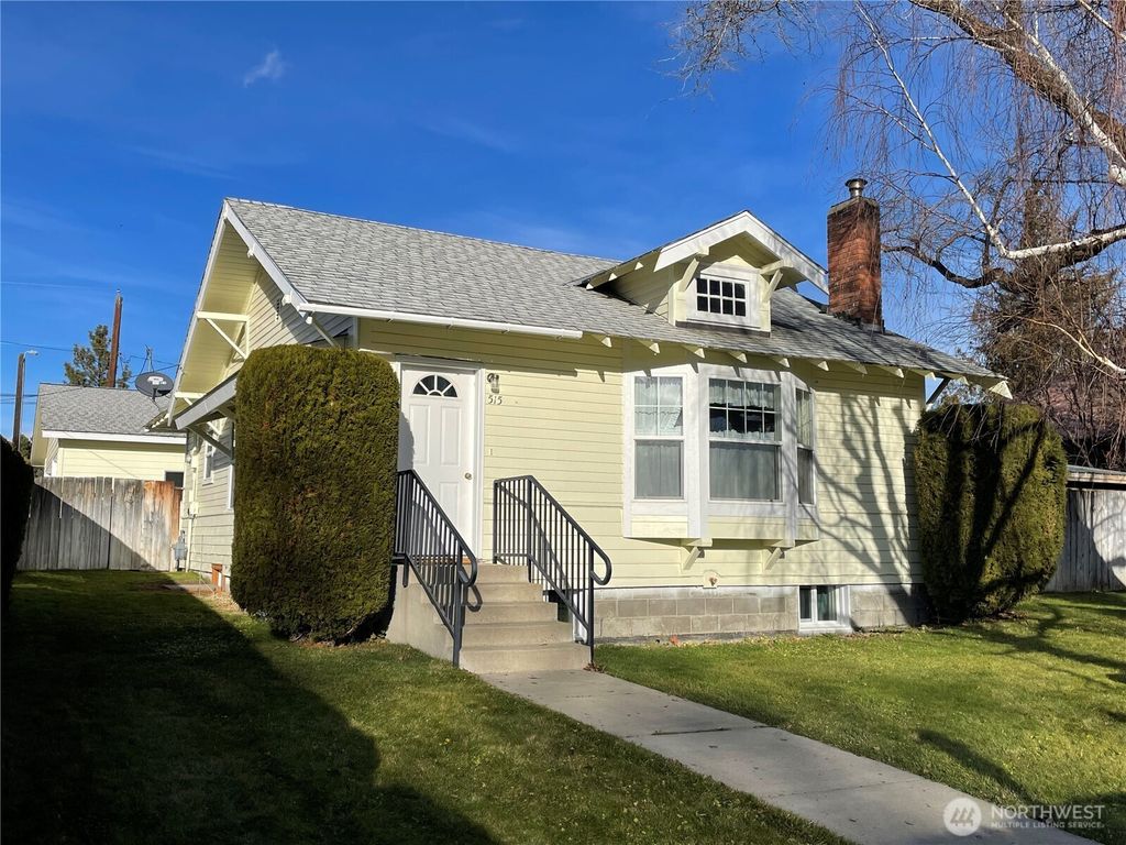 Photo of 515 W 11th Avenue, Ellensburg, WA 98926 (MLS # 2465658)