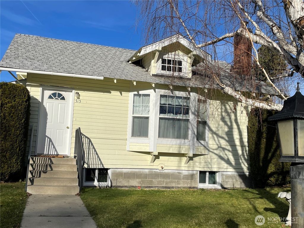 Photo of 515 W 11th Avenue, Ellensburg, WA 98926 (MLS # 2465658)