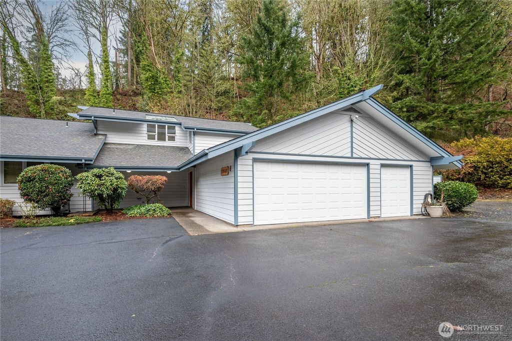 Photo of 2955 Glenwood Drive #8, Longview, WA 98632 (MLS # 2454966)