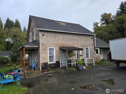 1317 E Summit Street Aberdeen WA 98520
