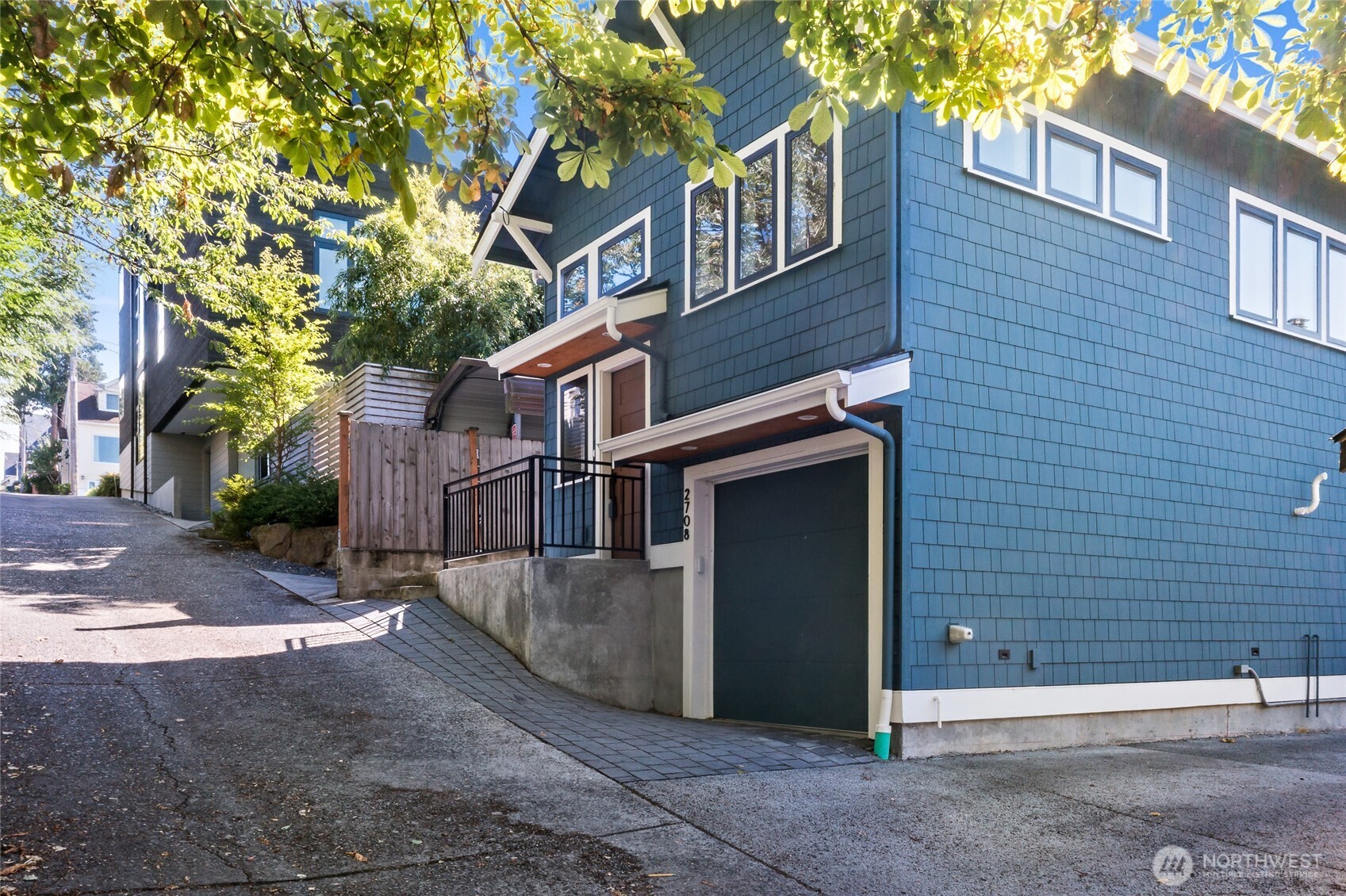 2708 1st Avenue W